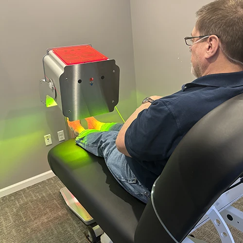 Chiropractic West St. Louis MO Laser Therapy on Feet